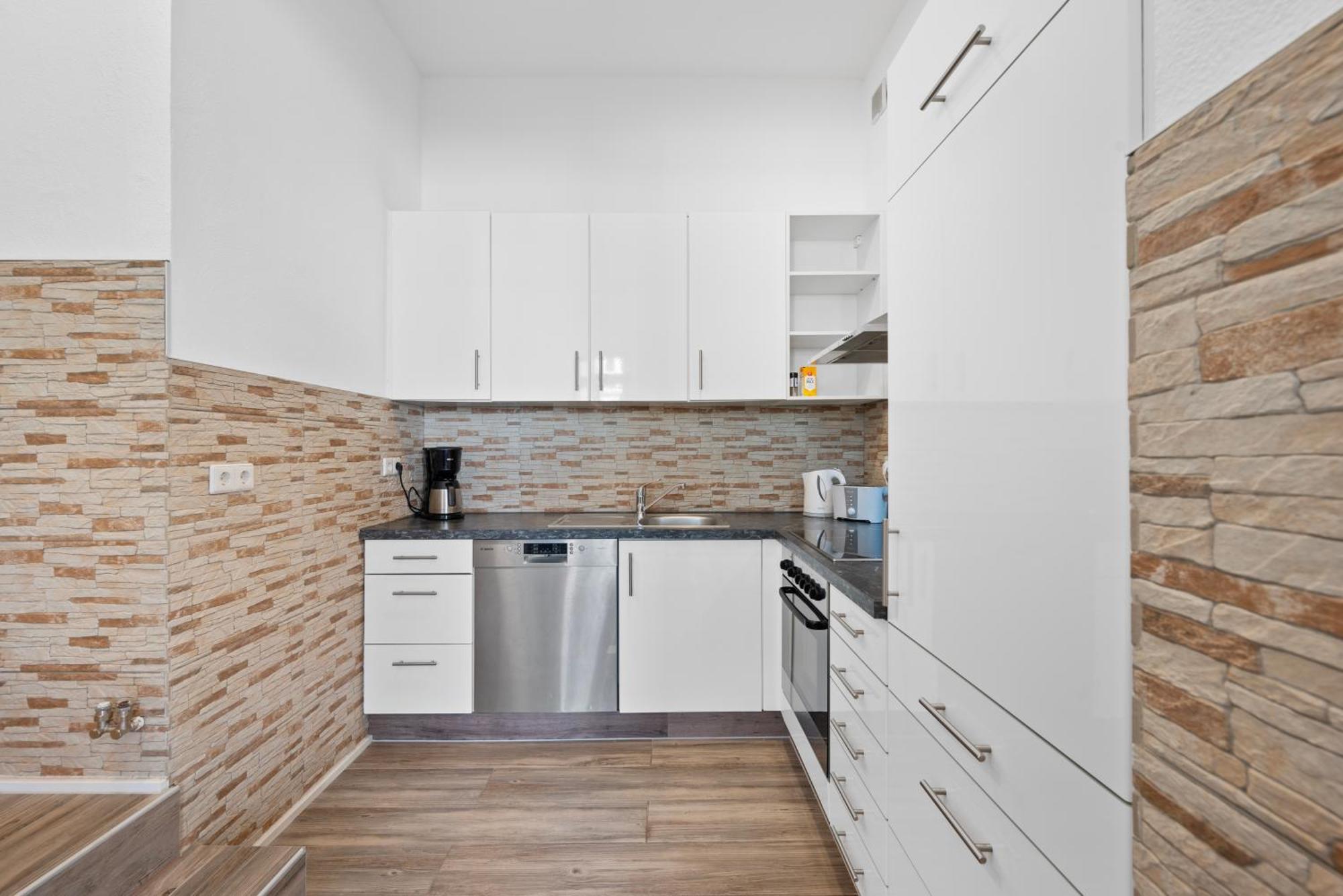 Backhome - Business&Family - Fantastische Schlosslage, Smarttv, Netflix, 50Qm, 24H Checkin - Apartment 1 Ludwigsburg Exterior foto