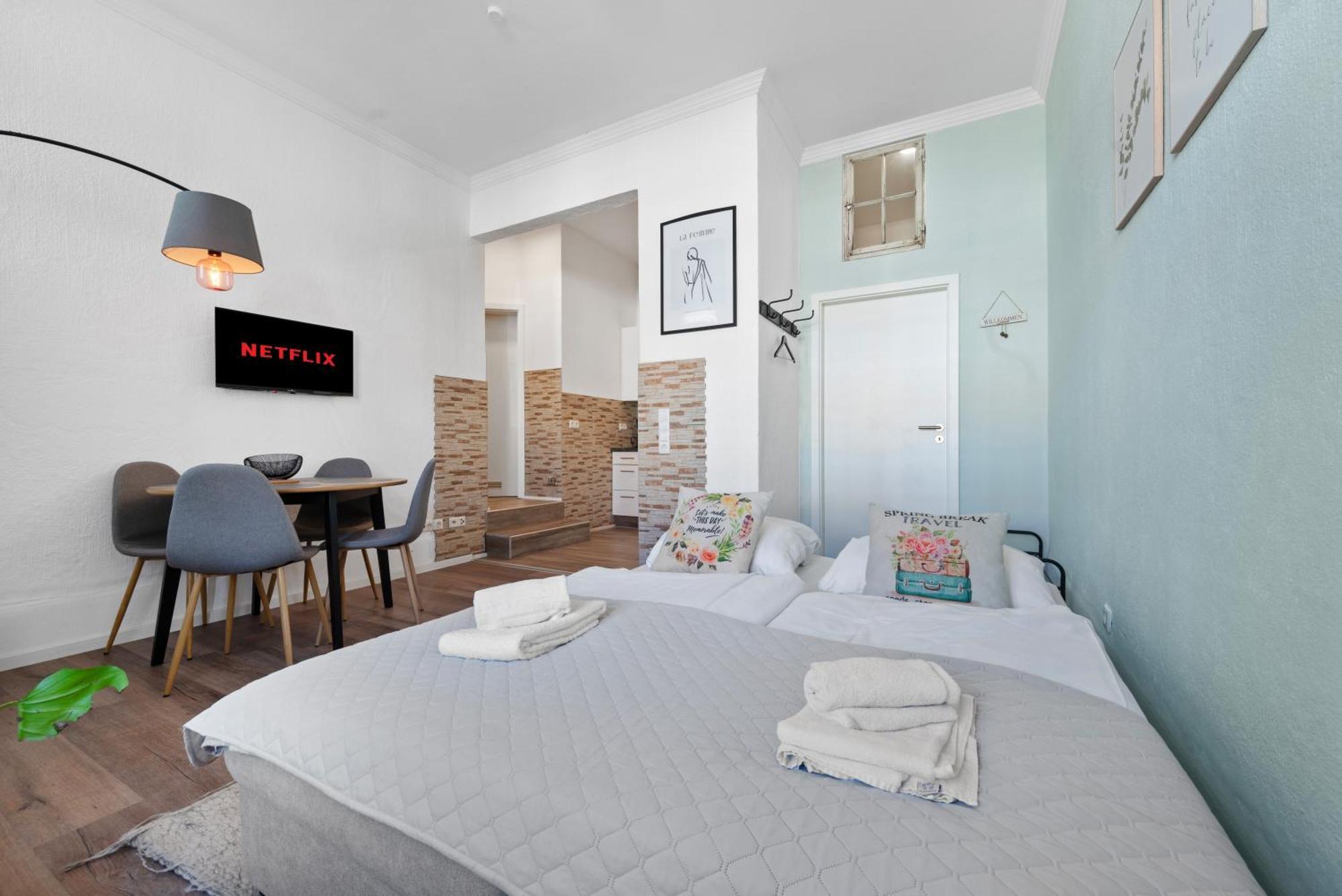 Backhome - Business&Family - Fantastische Schlosslage, Smarttv, Netflix, 50Qm, 24H Checkin - Apartment 1 Ludwigsburg Exterior foto